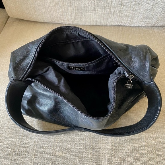 Perlina New York
Black purse - Picture 3 of 3